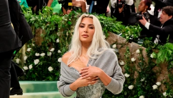 Ким Кардашьян осудили за выбор корсета для Met Gala 2024