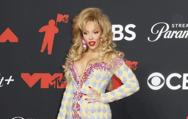 Самые громкие образы с красной дорожки MTV VMA-2025
