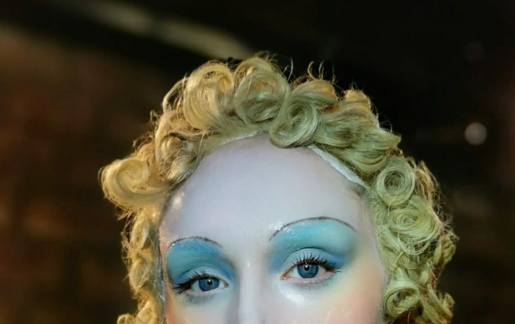 Как повторить фарфоровый макияж с показа Maison Margiela Artisanal Как повторить фарфоровый макияж с показа Maison Margiela Artisanal