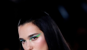 Дуа Липа выбирает рыжий цвет волос этой осенью