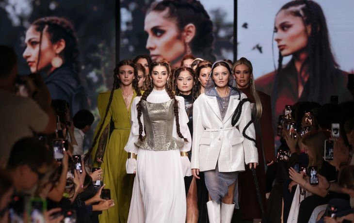 Расширяем границы: российский бренд представил коллекцию на Неделе моды в Индии Расширяем границы: российский бренд представил коллекцию на Неделе моды в Индии