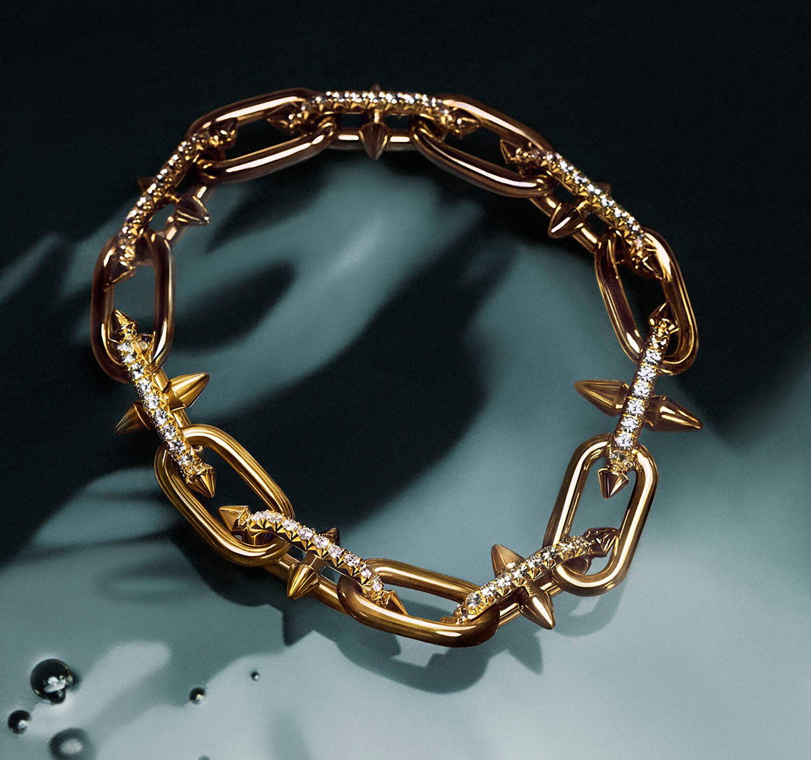 Фаррелл Уильямс показал совместную коллекцию с Tiffany & Co.