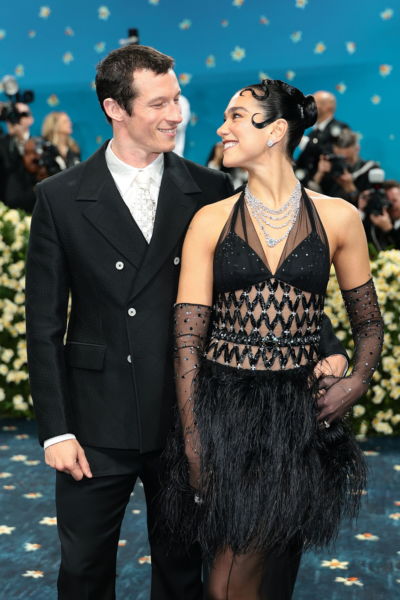 Дуа Липа в Chanel и Каллум Тернер