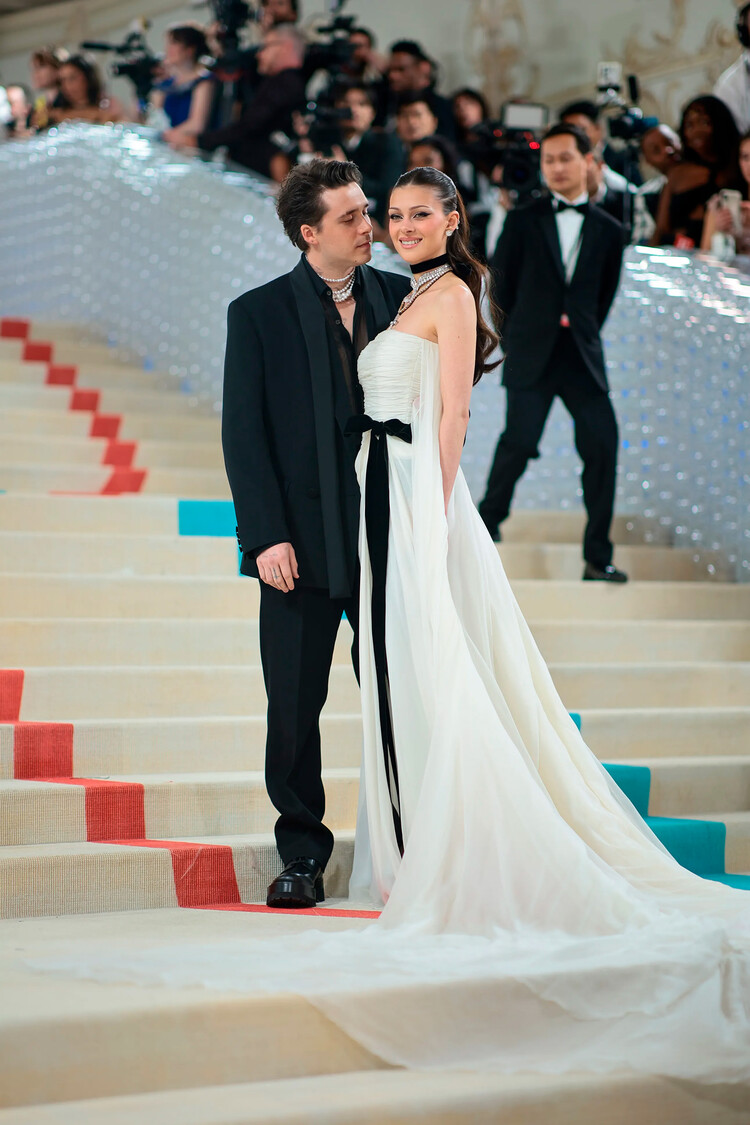 Бруклин Бекхэм и Никола Пельтц Бекхэм на&nbsp;Met Gala 2023